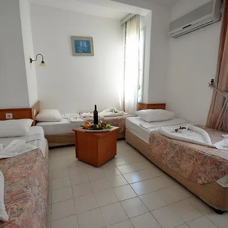 Mcs Oasis Club 4*