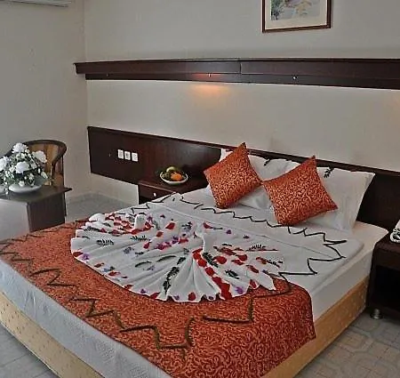 Mcs Oasis Club Hotel